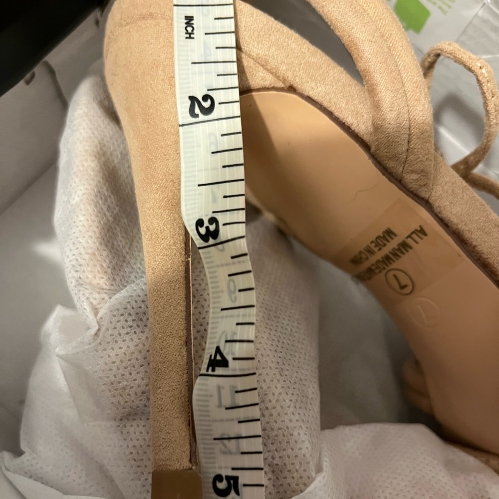 Fashion Nova shoe - Picture 3 of 4